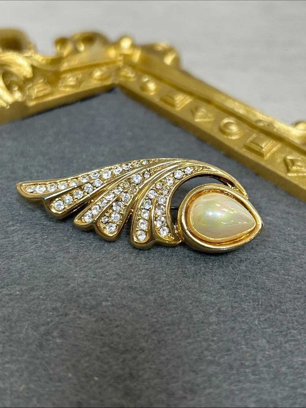 Gold-Tone Pearl and Crystal Fan Brooch - Elegant Women's Jewelry